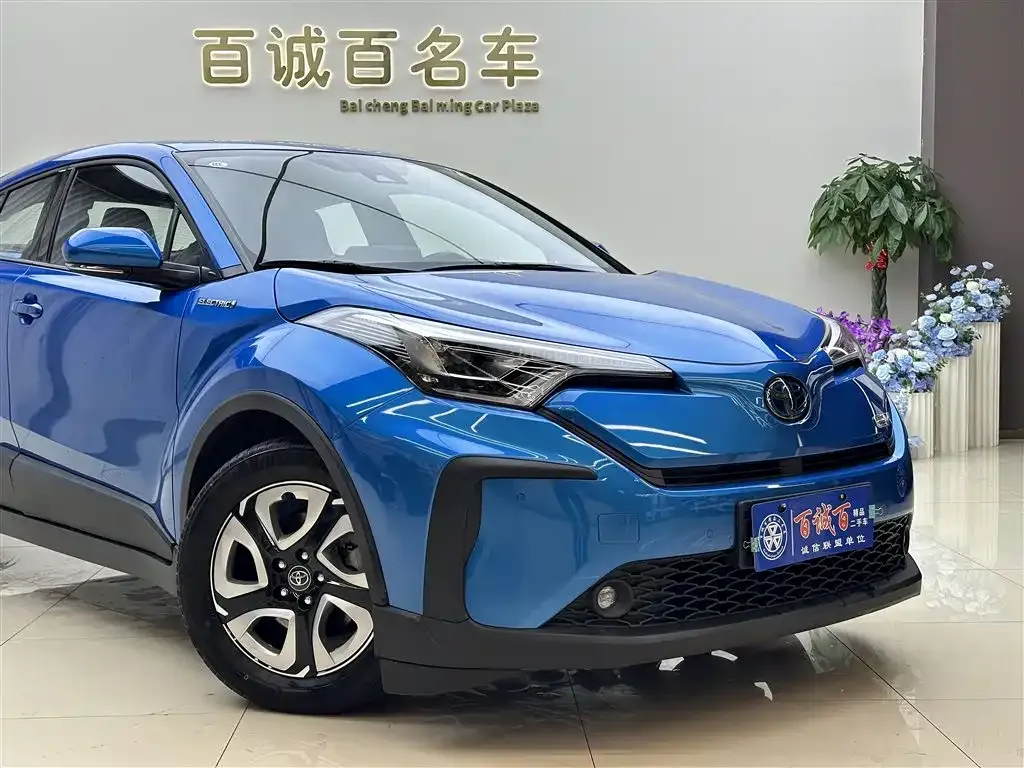 Toyota C-HR EV 2021 из CN, фото 4
