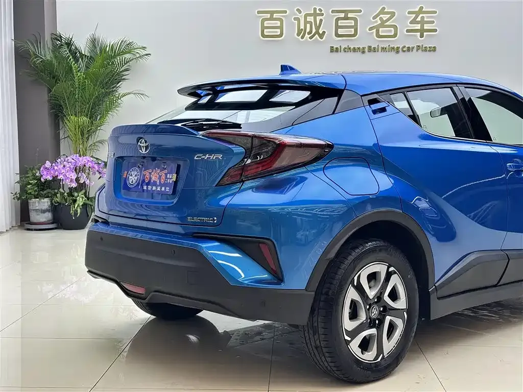Toyota C-HR EV 2021 из CN, фото 3