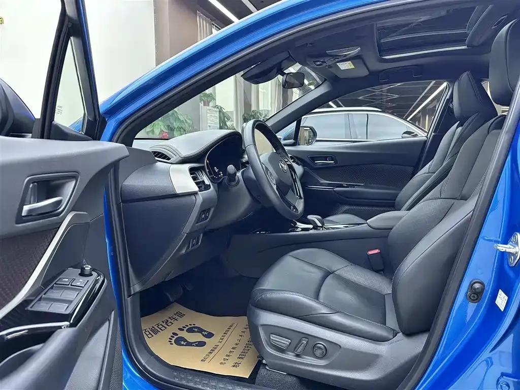 Toyota C-HR EV 2021 из CN, фото 6