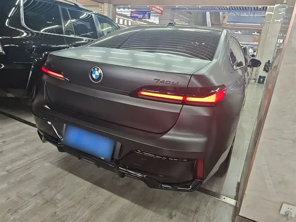 BMW 7 Series 2024 из CN, фото 8