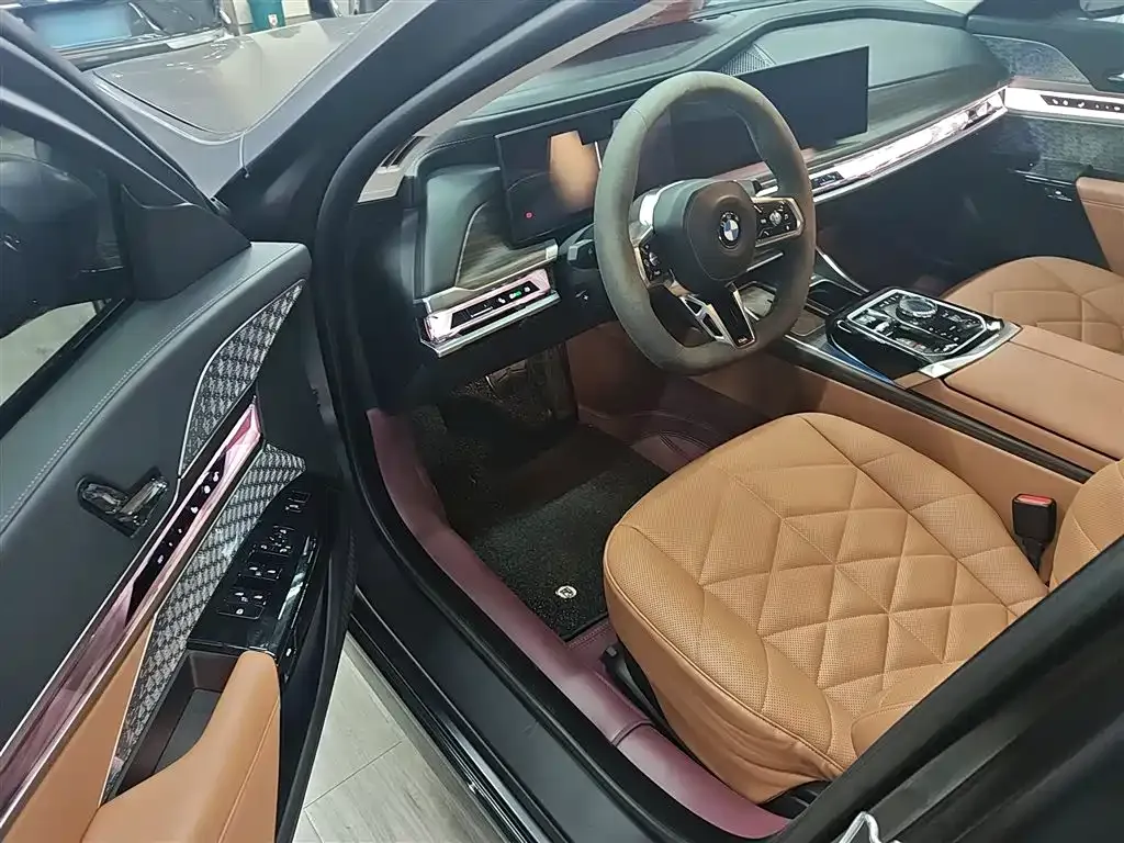 BMW 7 Series 2024 из CN, фото 6