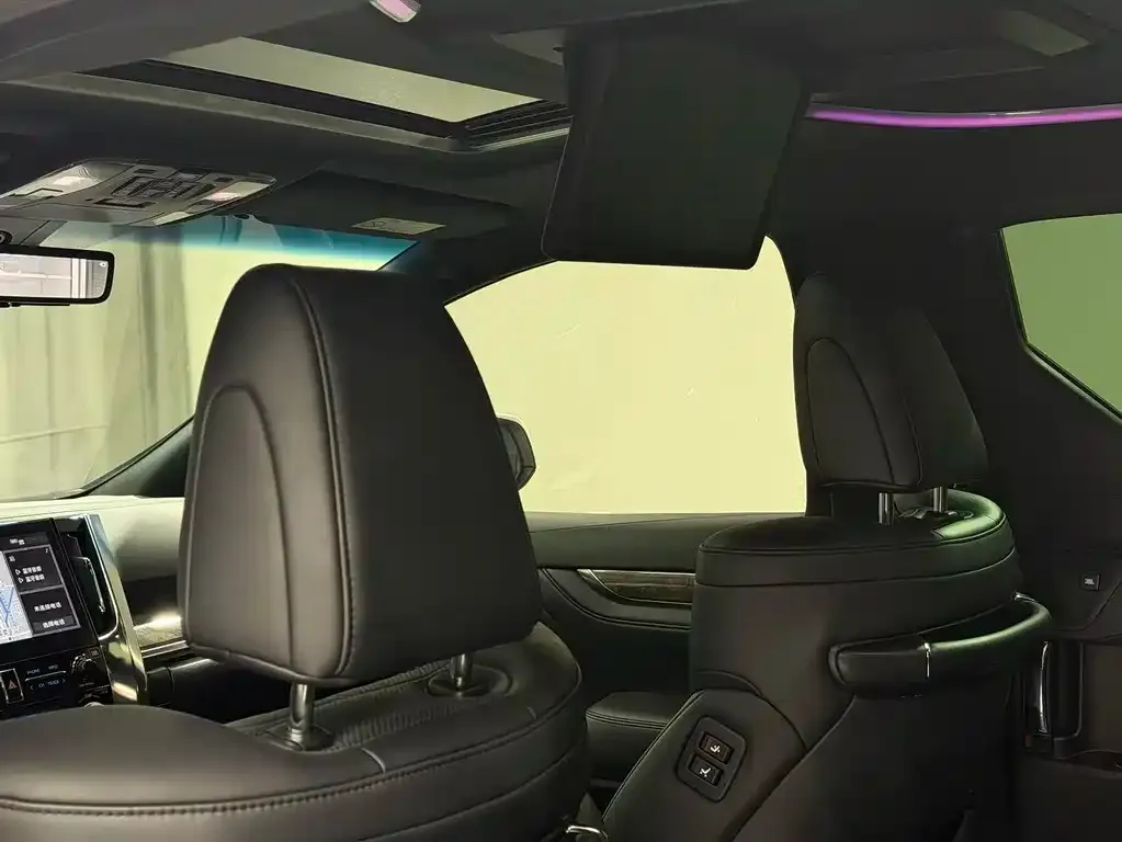 Toyota Vellfire 2023 из CN, фото 4