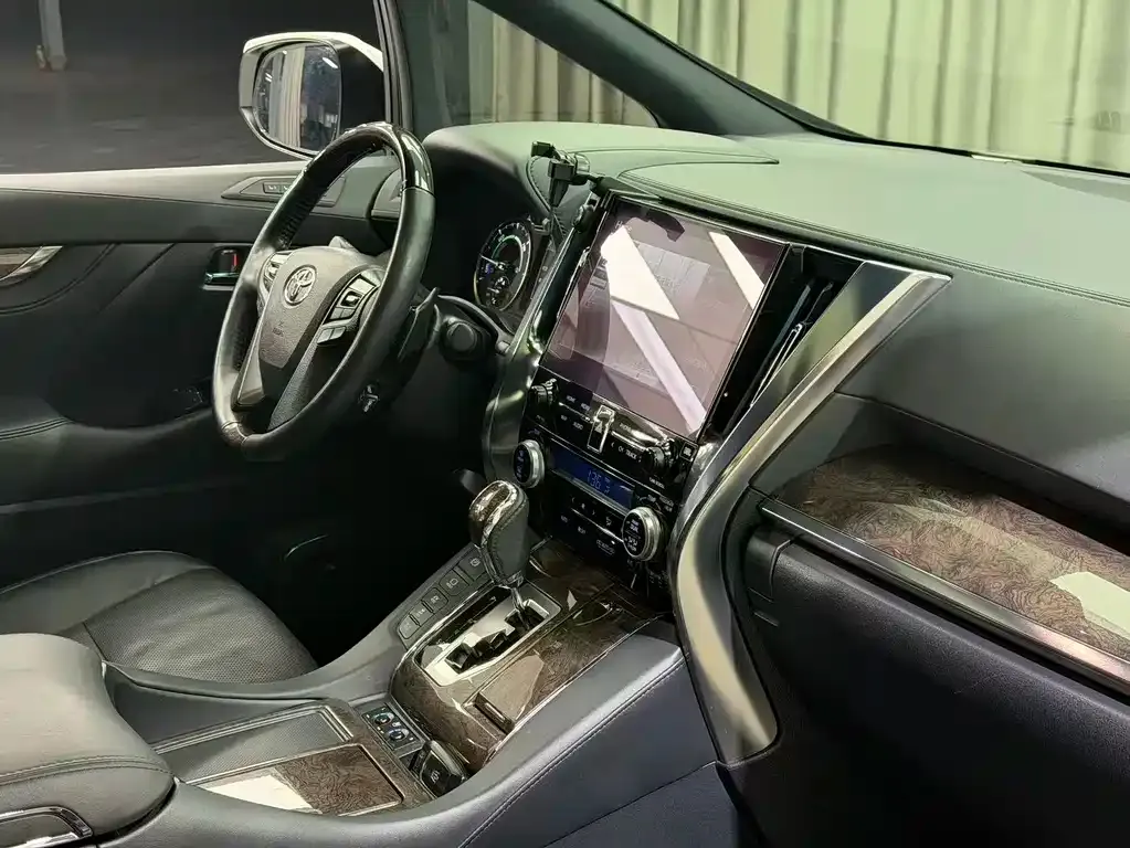 Toyota Vellfire 2023 из CN, фото 10
