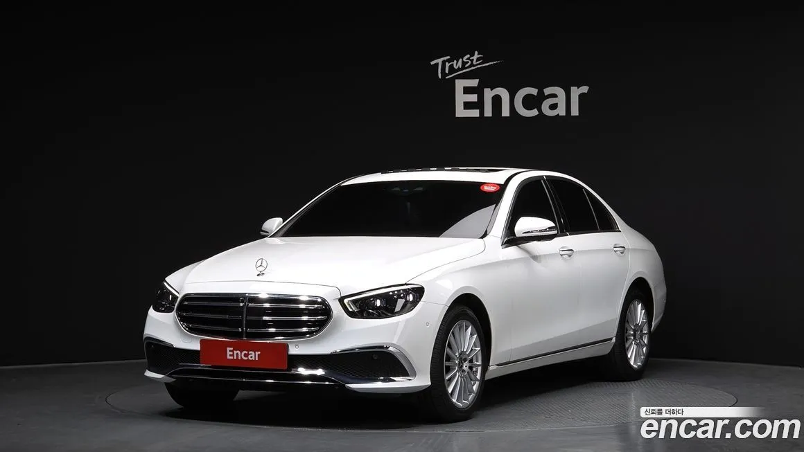 Mercedes-Benz E-Class — фото 1