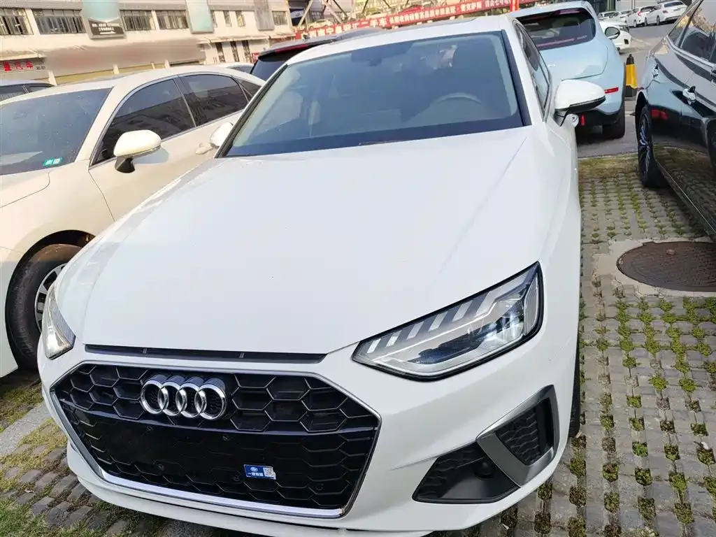 Audi A4L 2021 из CN, фото 3