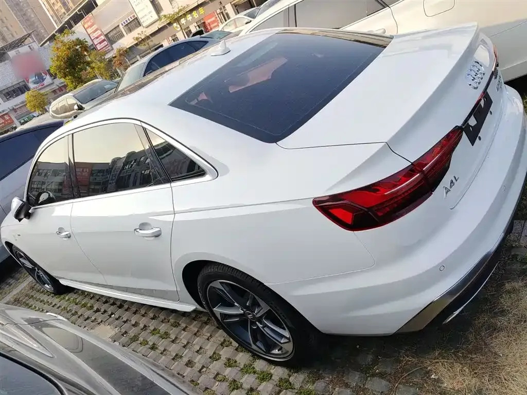 Audi A4L 2021 из CN, фото 5