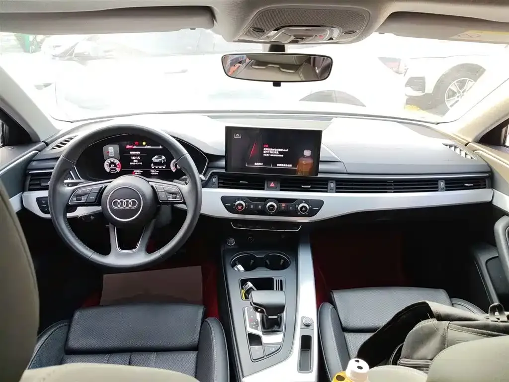 Audi A4L 2021 из CN, фото 9