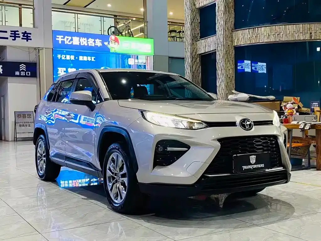 Toyota Wildlander — фото 10