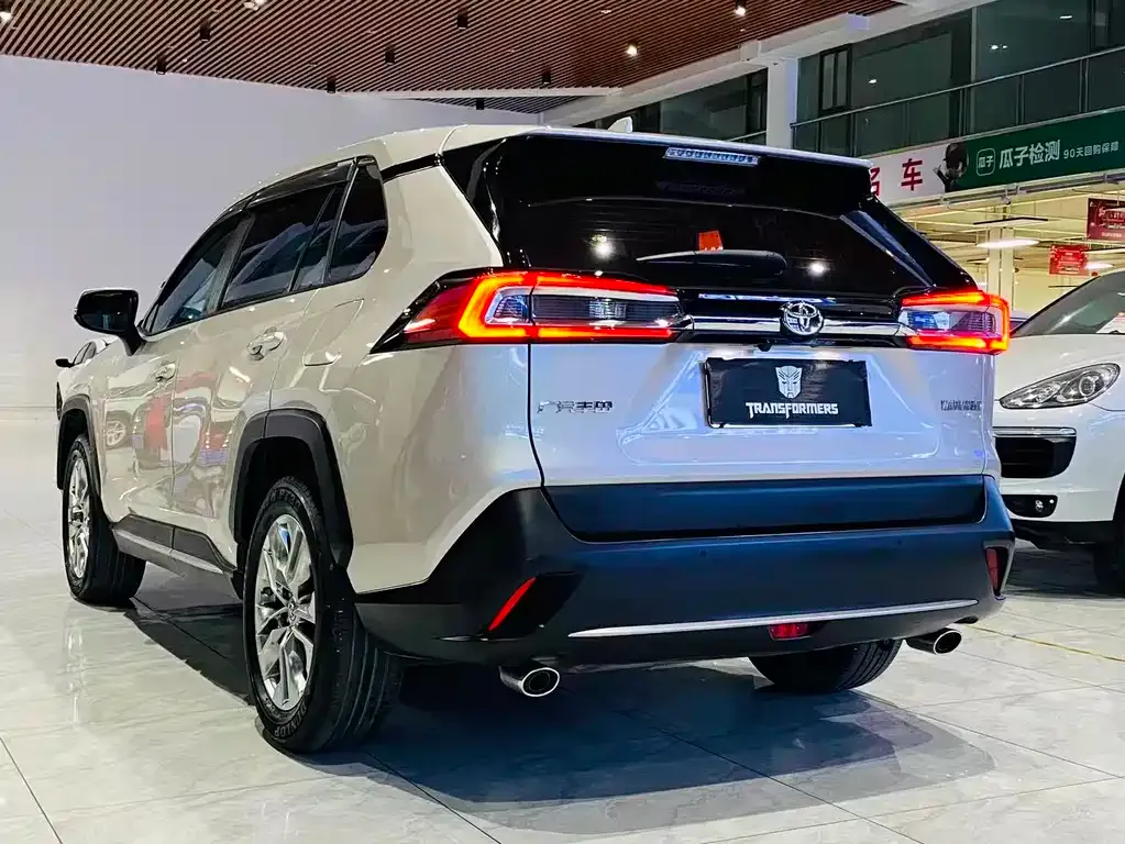 Toyota Wildlander — фото 4