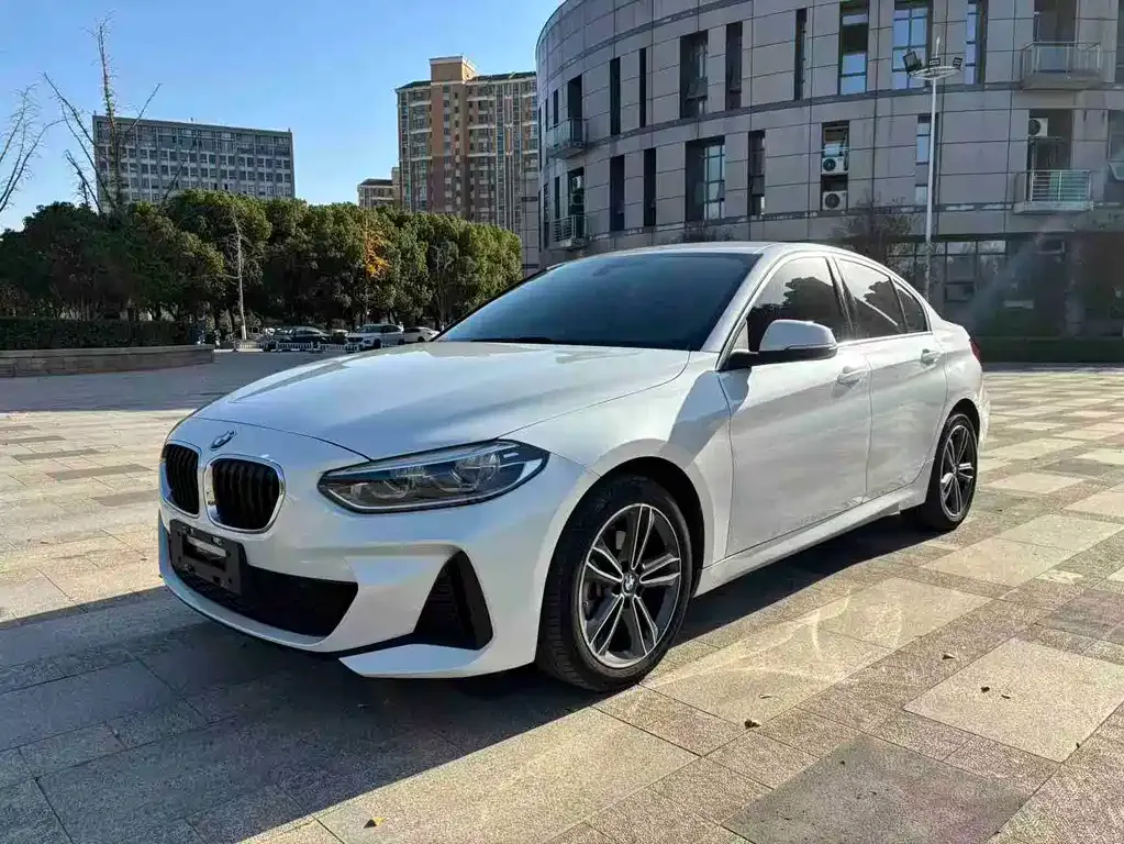 BMW 1 Series 2022 из CN, фото 1