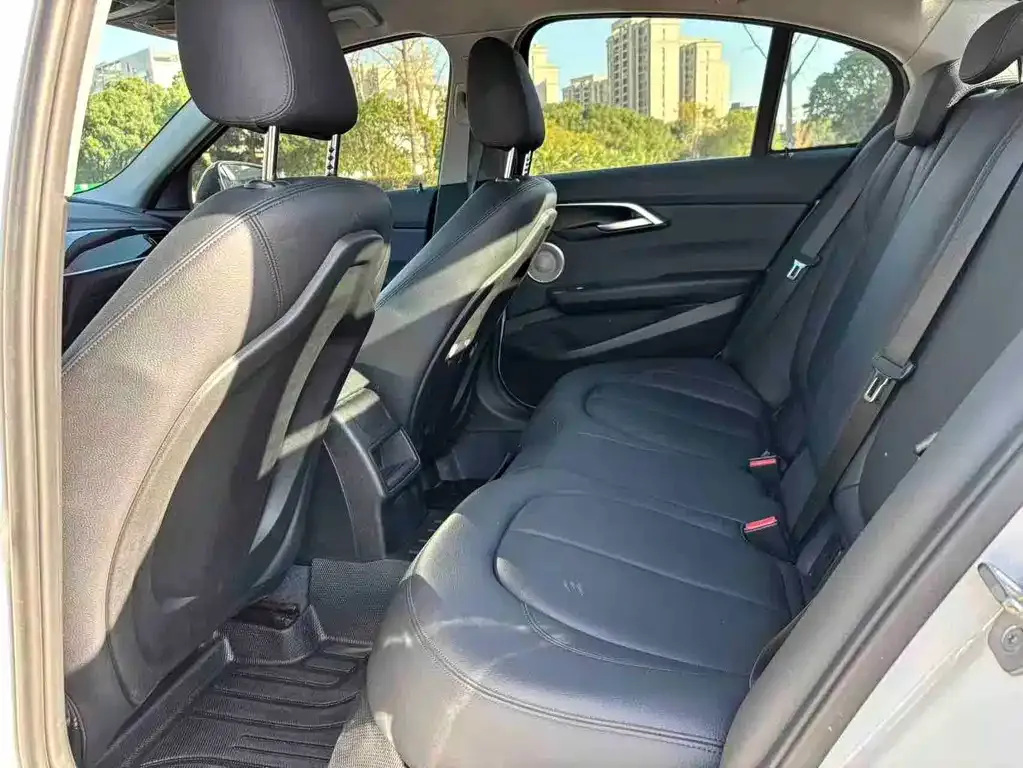 BMW 1 Series 2022 из CN, фото 5