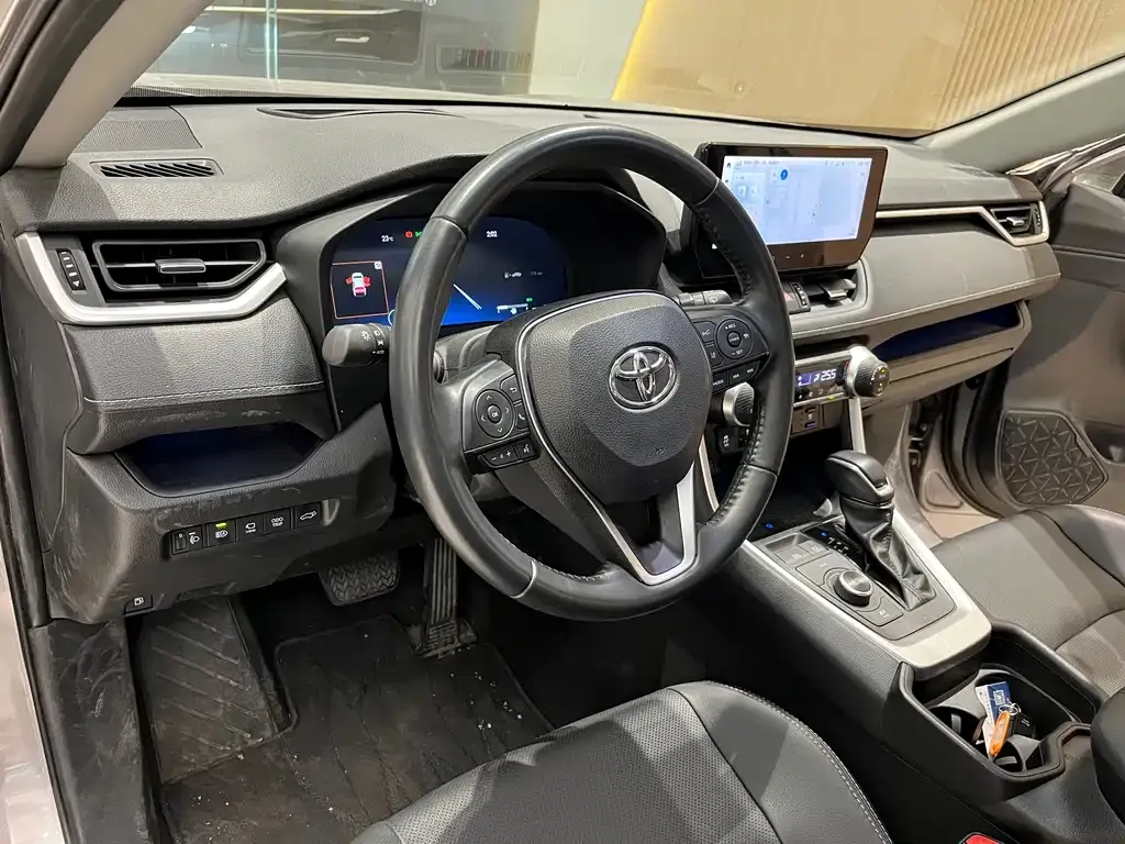 Toyota Wildlander — фото 10