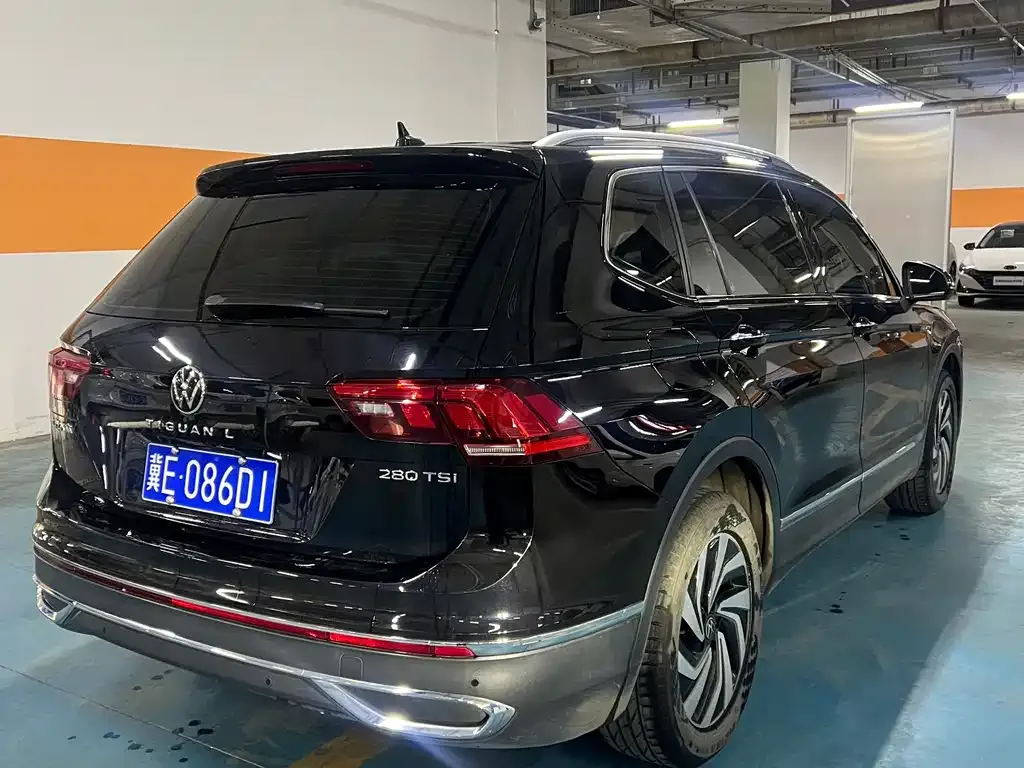 Volkswagen Tiguan L — фото 2