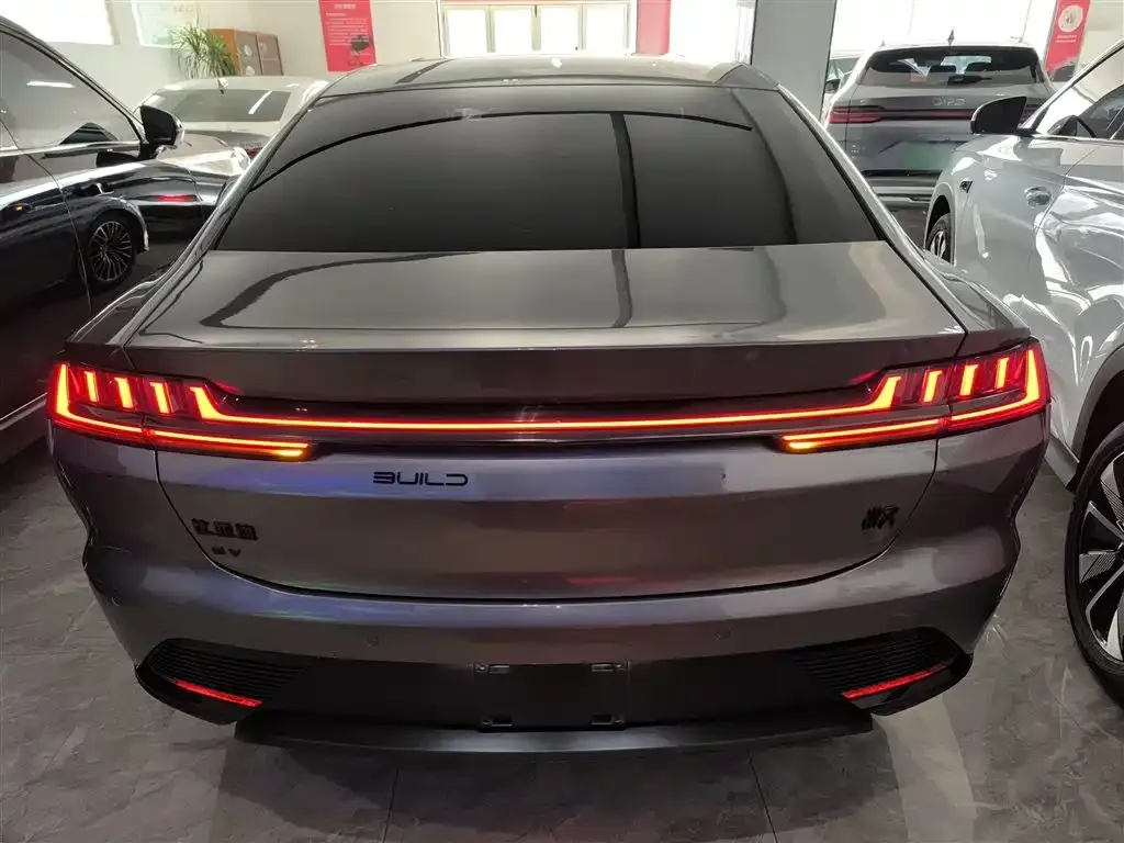 BYD Han — фото 6