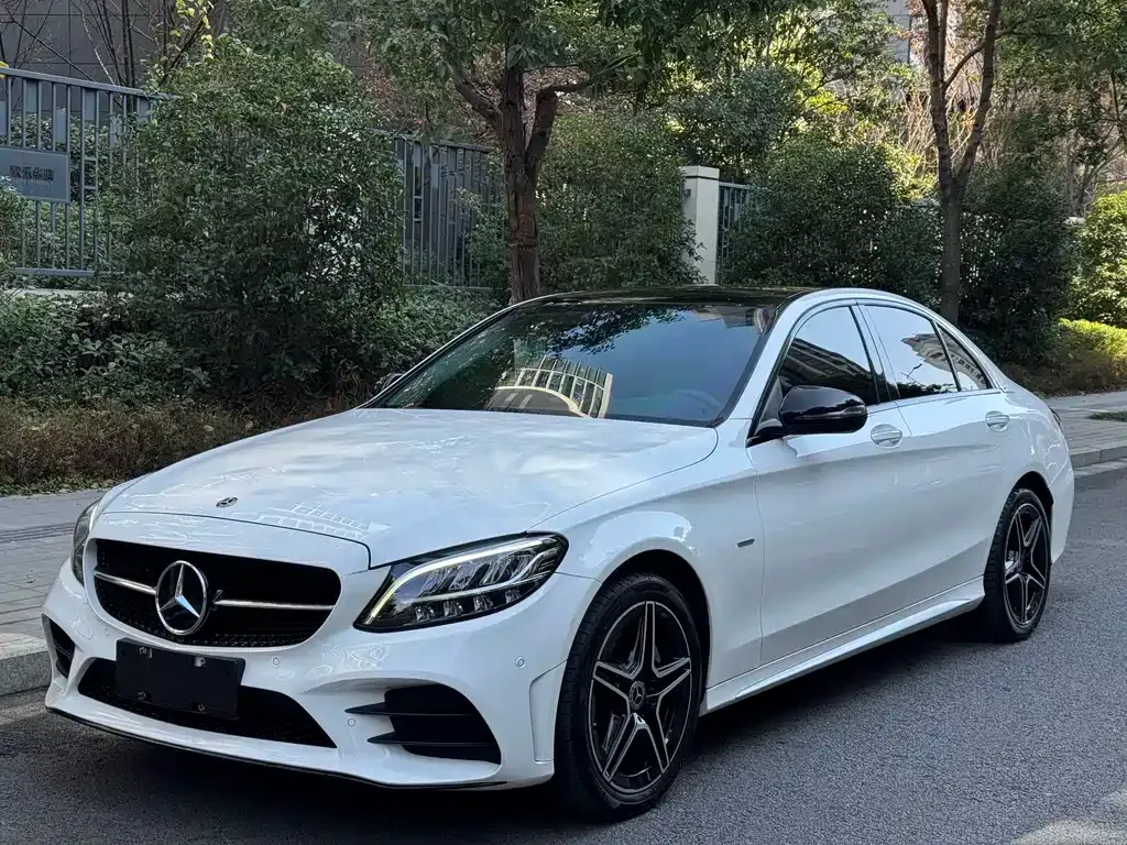 Mercedes-Benz C-Class — фото 1