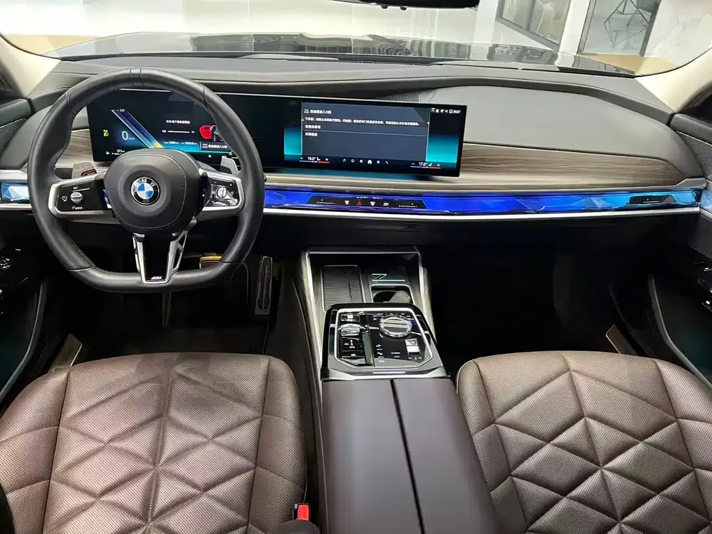 BMW 7 Series 2023 из CN, фото 3