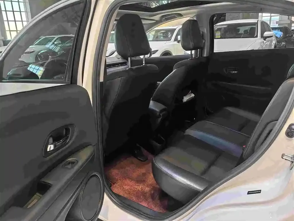 Honda Vezel 2021 из CN, фото 6