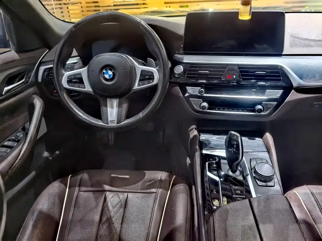 BMW 5 Series — фото 5