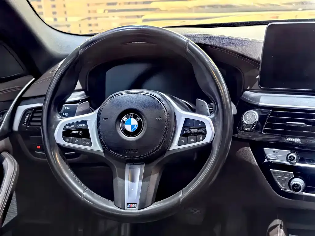 BMW 5 Series — фото 10