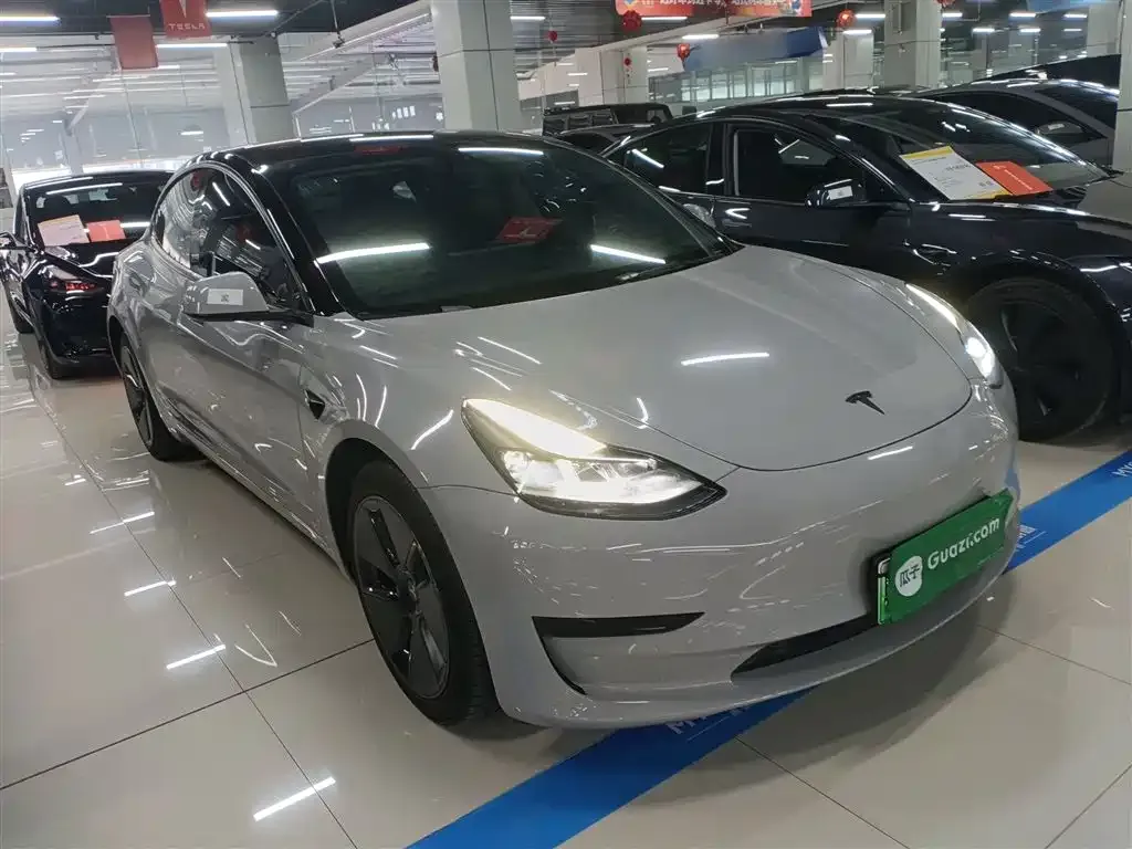 Tesla Model 3 — фото 4