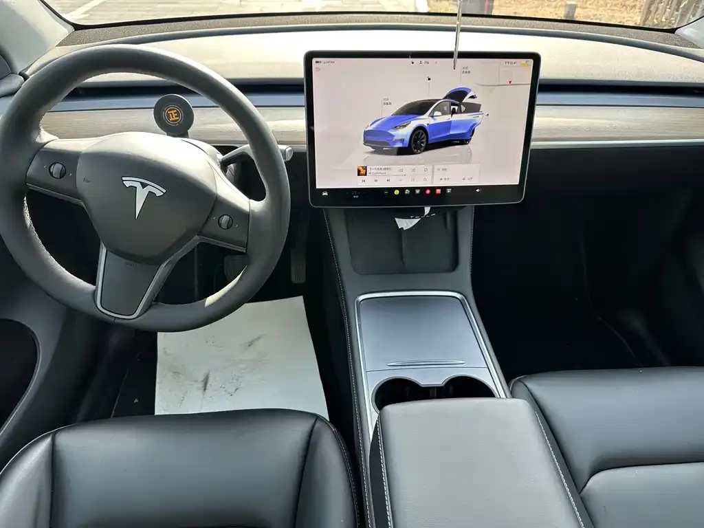 Tesla Model Y — фото 4