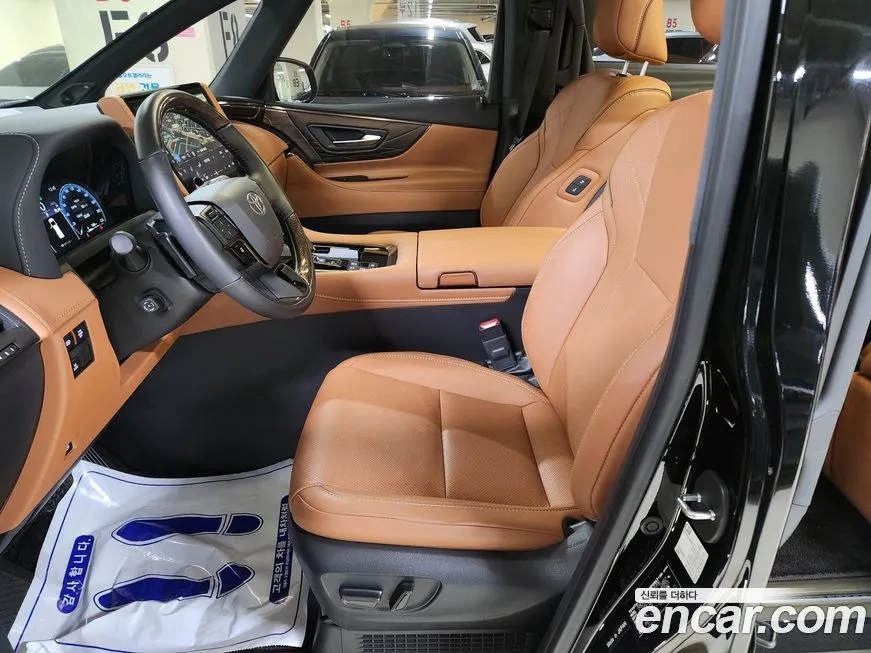 Toyota Alphard — фото 4