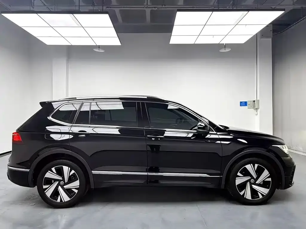 Volkswagen Tiguan L 2023 из CN, фото 6