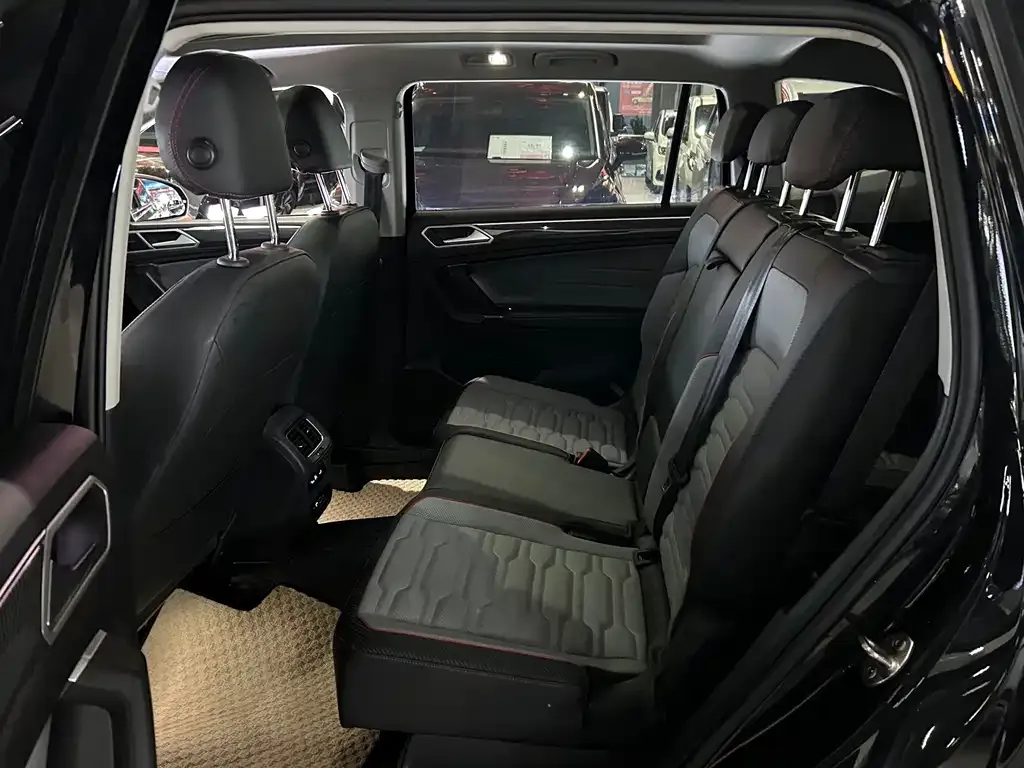 Volkswagen Tiguan L 2024 из CN, фото 3