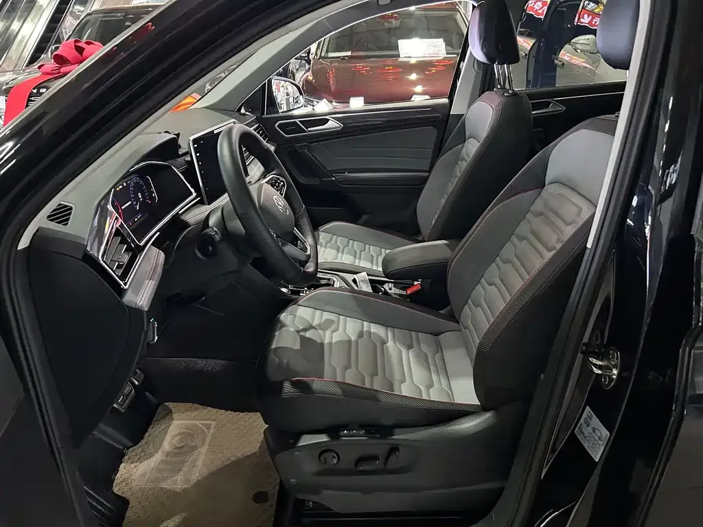 Volkswagen Tiguan L 2024 из CN, фото 6