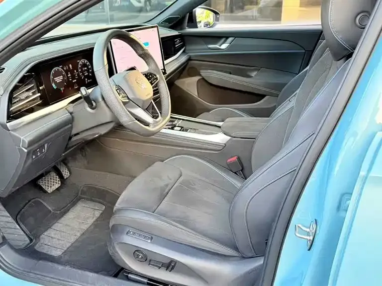 Volkswagen Passat 2024 из CN, фото 5