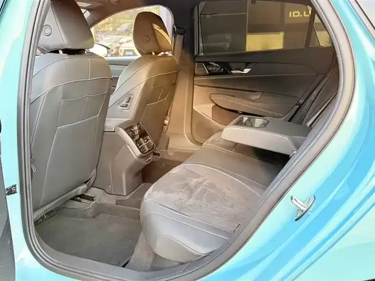Volkswagen Passat 2024 из CN, фото 2