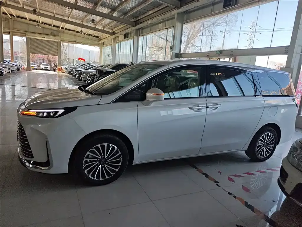Buick GL8 Hybrid 2026 из CN, фото 7