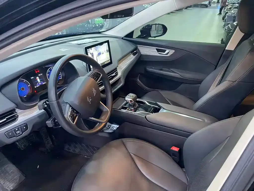 Hongqi E-QM5 2024 из CN, фото 9