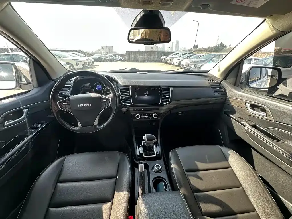 Isuzu D-MAX 2021 из CN, фото 5