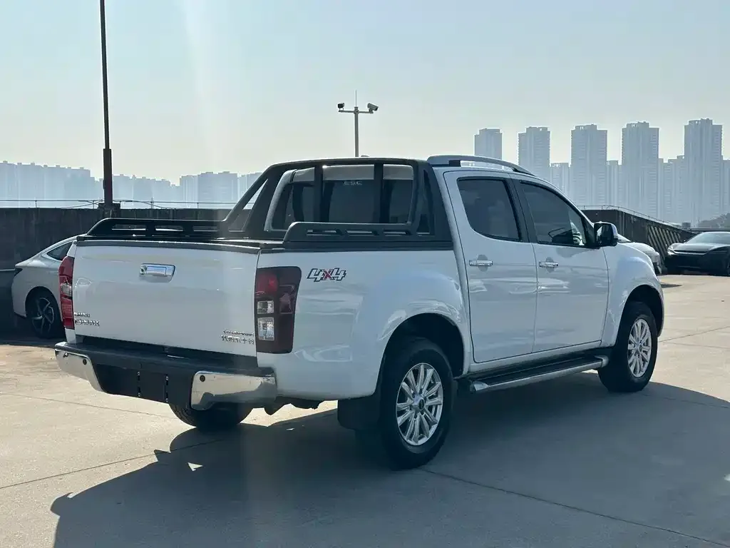 Isuzu D-MAX 2021 из CN, фото 2