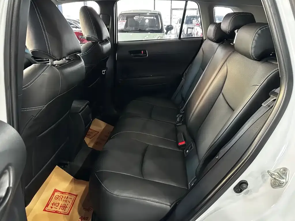 Toyota Corolla Cross 2022 из CN, фото 8