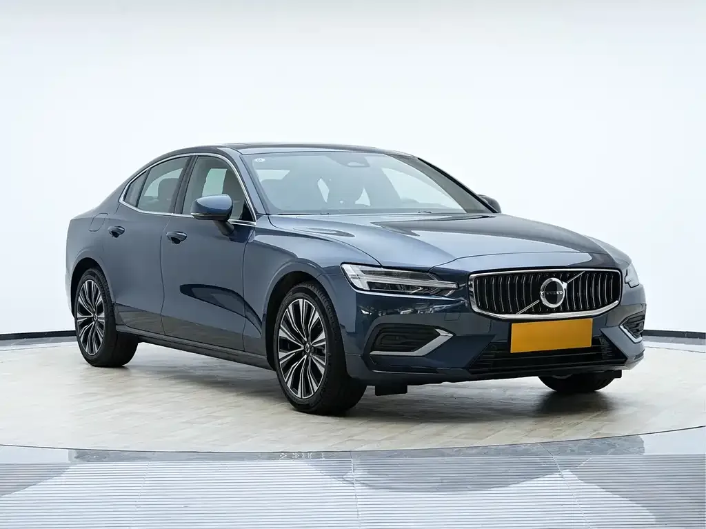 Volvo S60 — фото 5