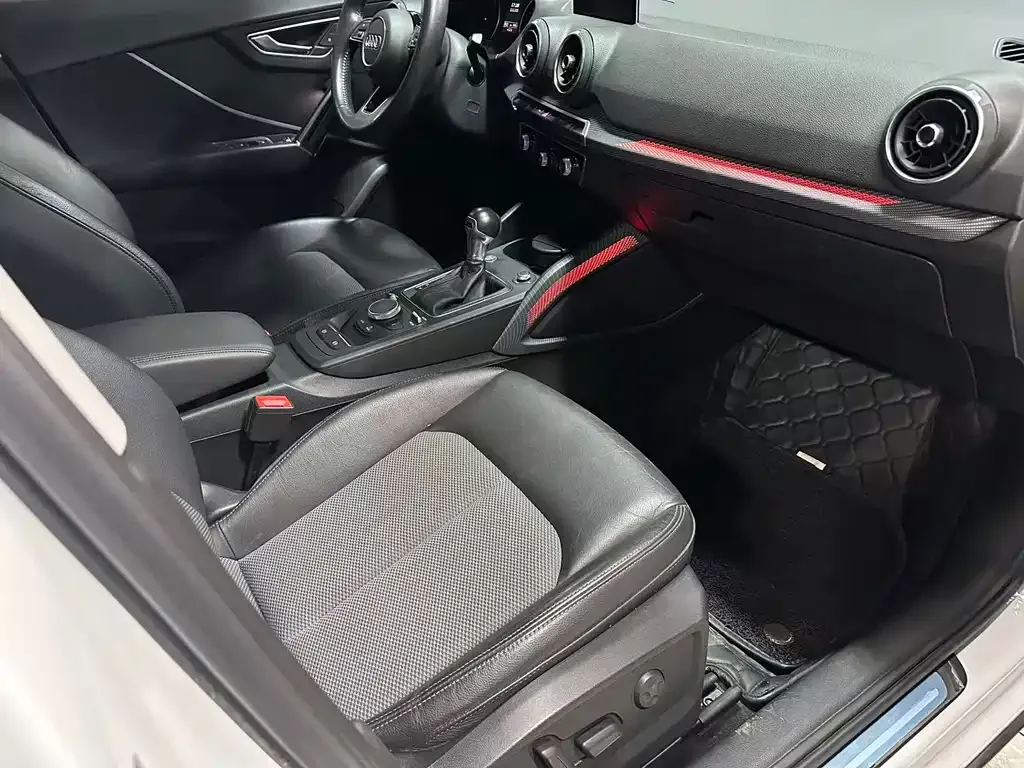 Audi Q2L 2021 из CN, фото 6