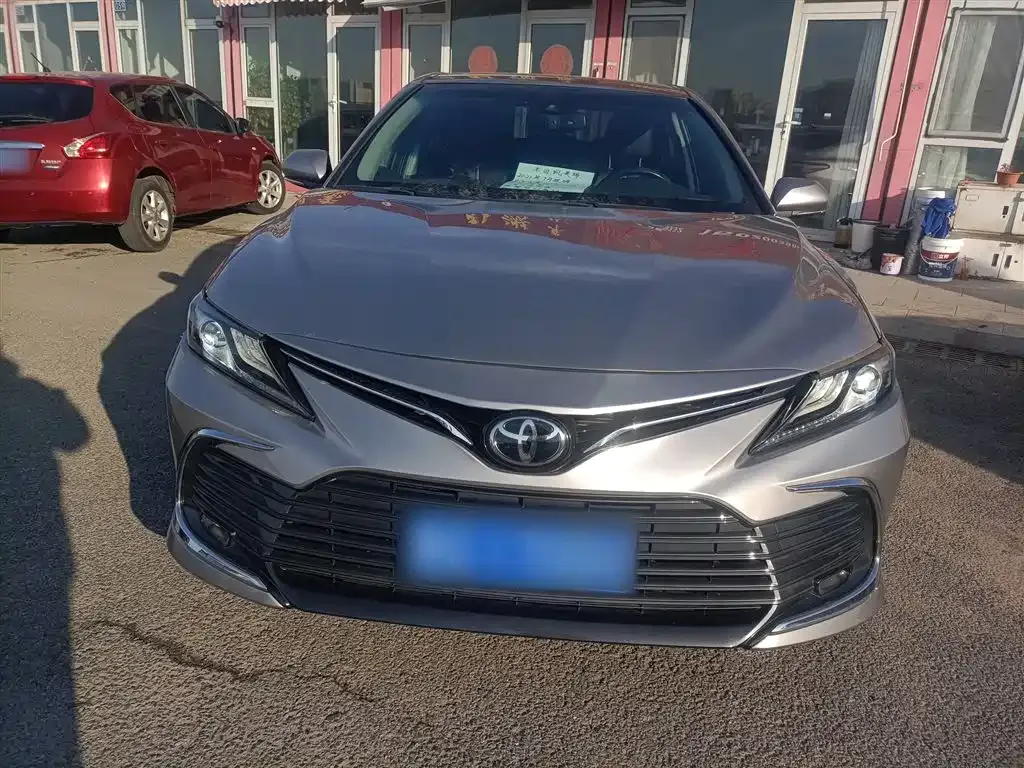 Toyota Camry — фото 3