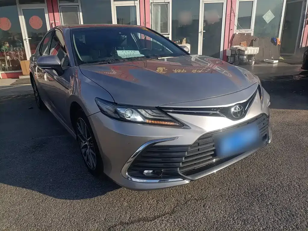 Toyota Camry — фото 4