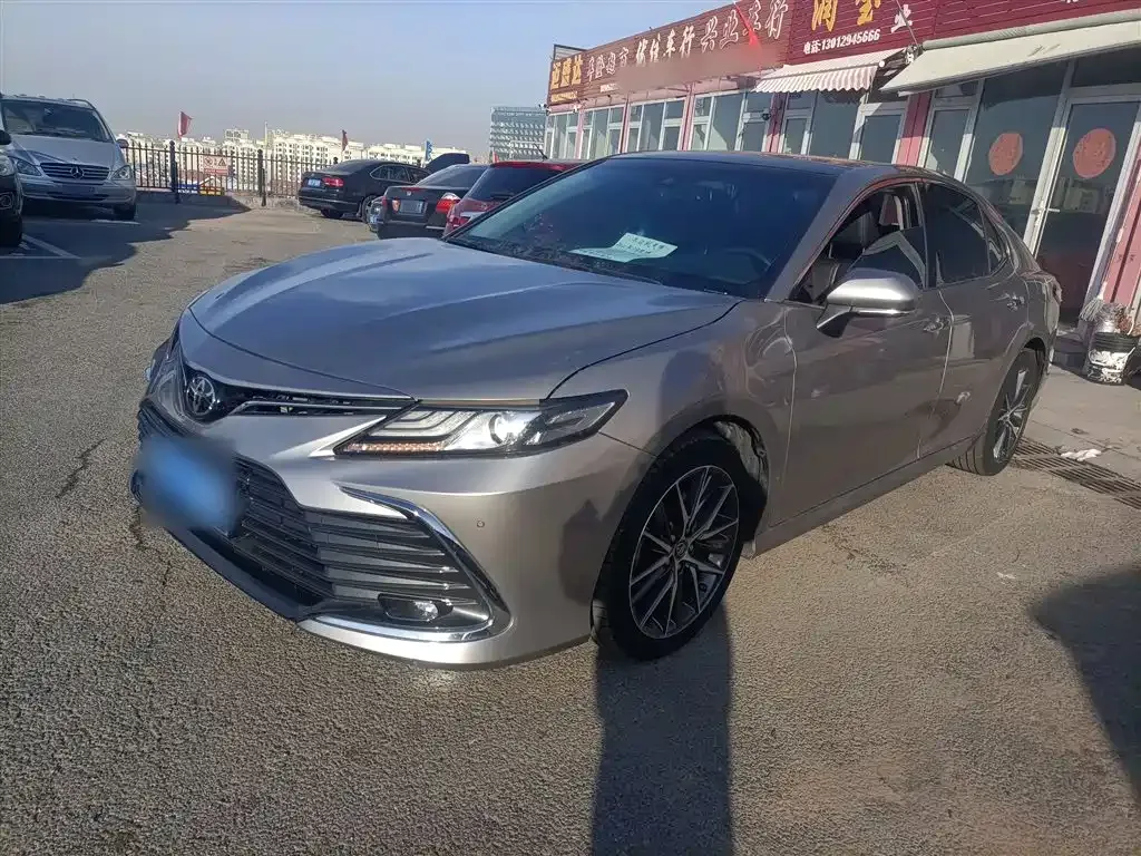 Toyota Camry — фото 5