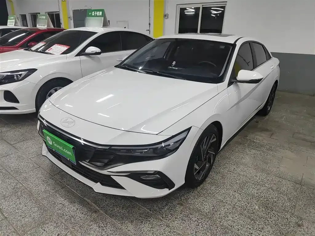 Hyundai Elantra 2023 из CN, фото 1