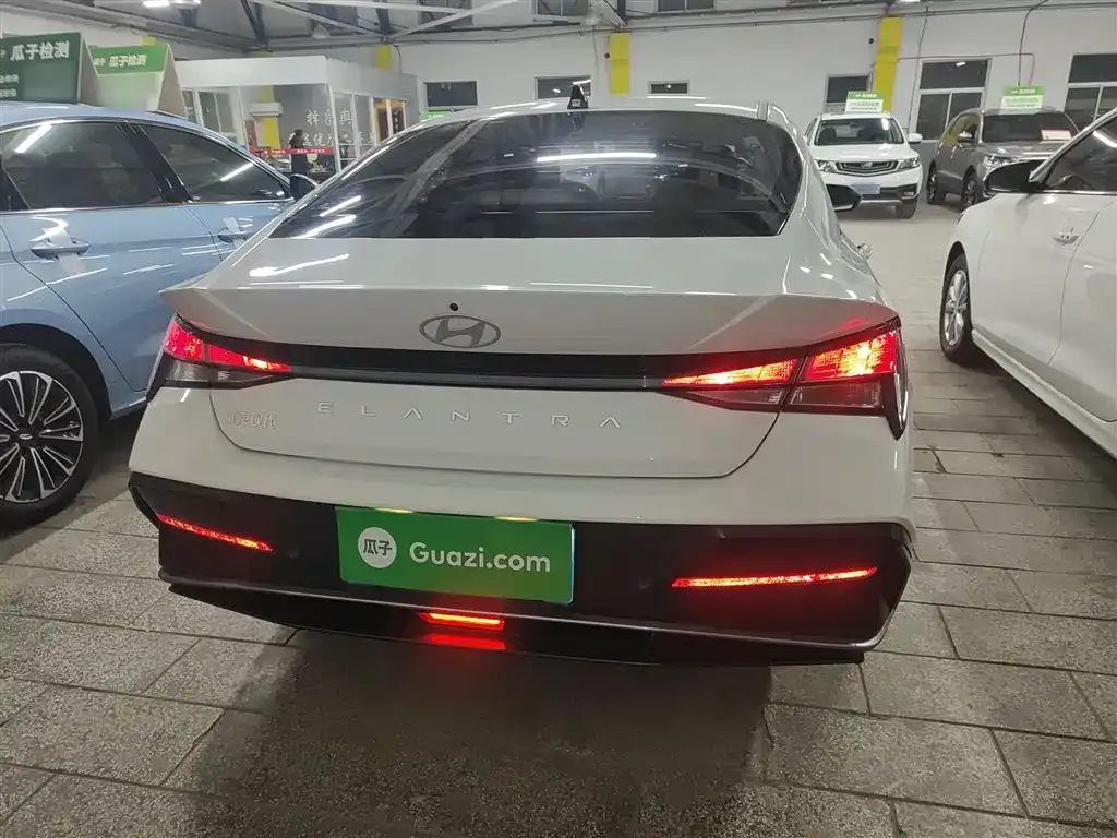 Hyundai Elantra 2023 из CN, фото 7