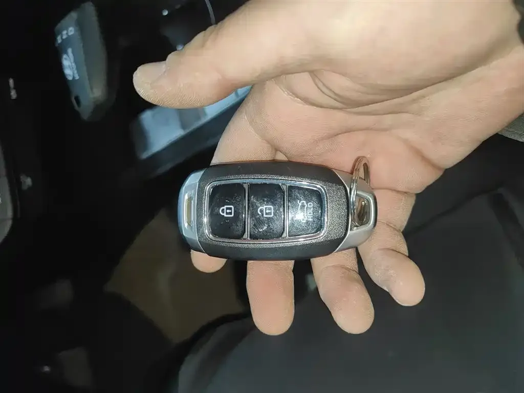 Hyundai Elantra 2023 из CN, фото 2