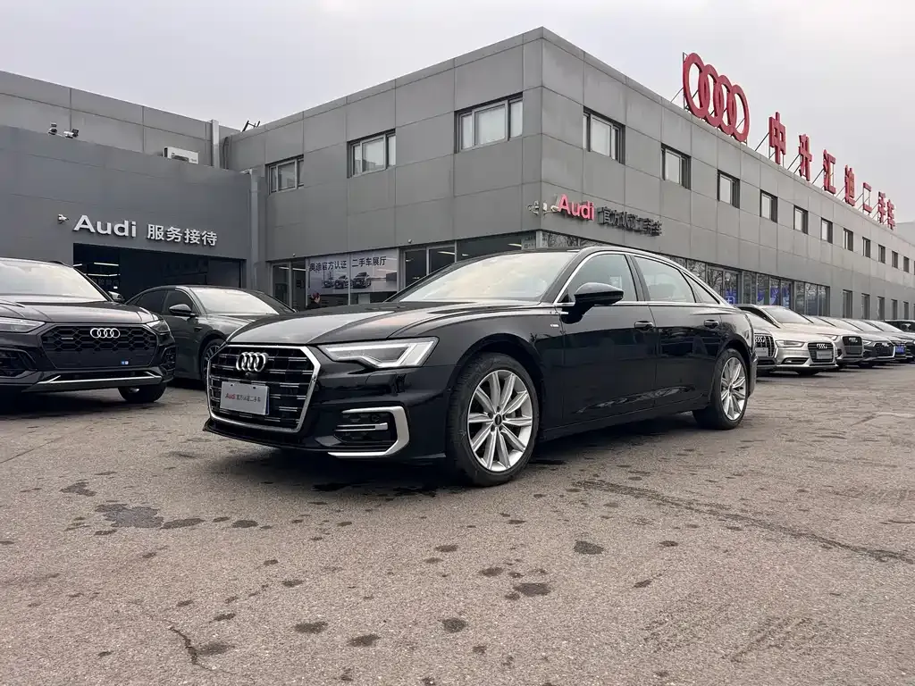 Audi A6L — фото 1