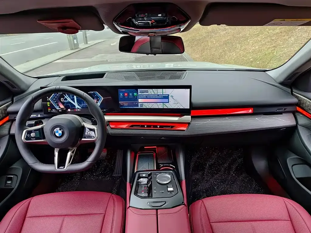 BMW 5 Series 2025 из CN, фото 5
