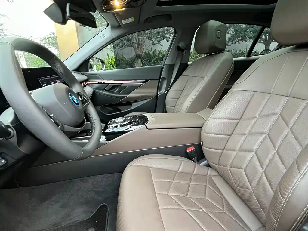 BMW i5 2024 из CN, фото 2