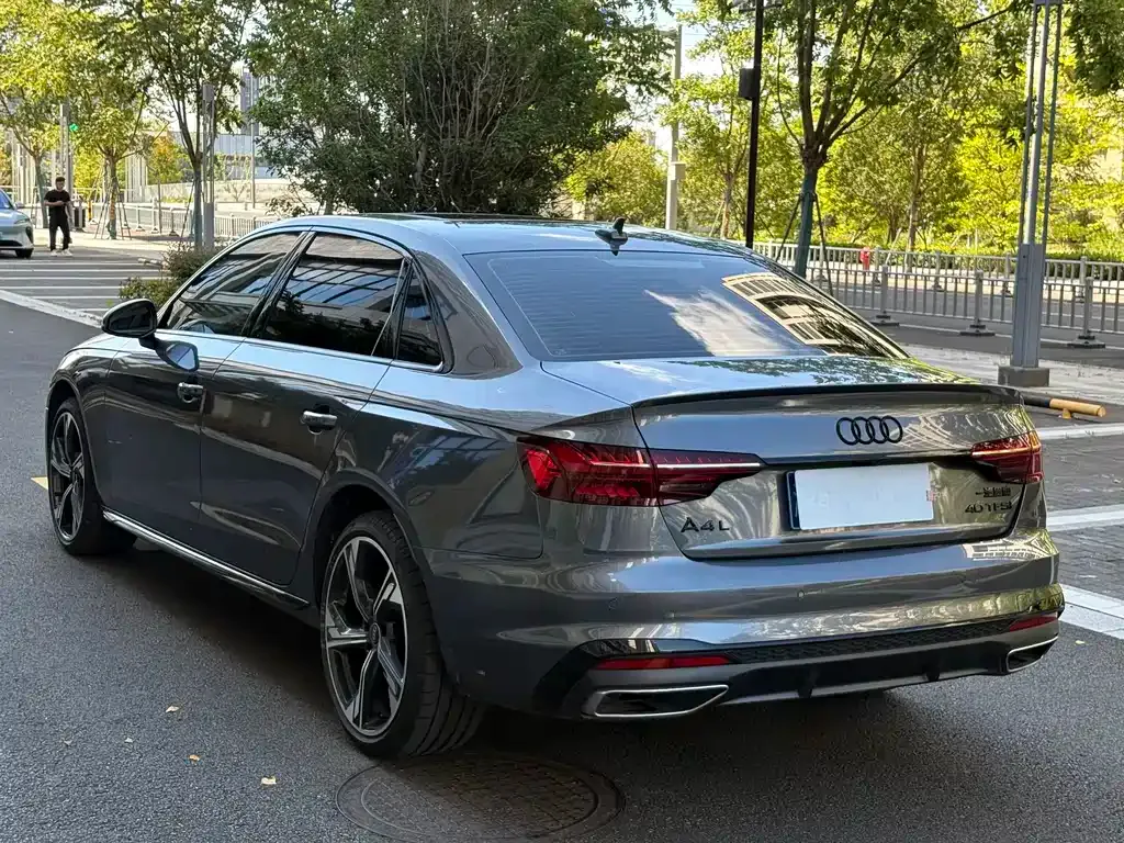 Audi A4L — фото 5
