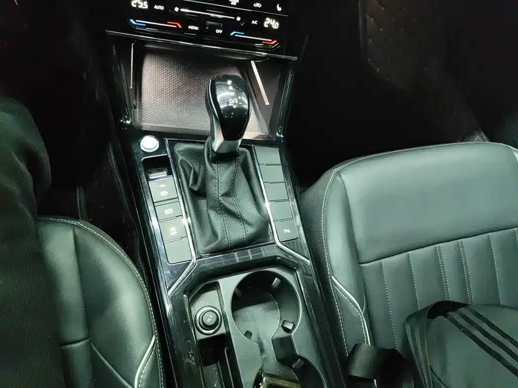 Volkswagen Passat — фото 6