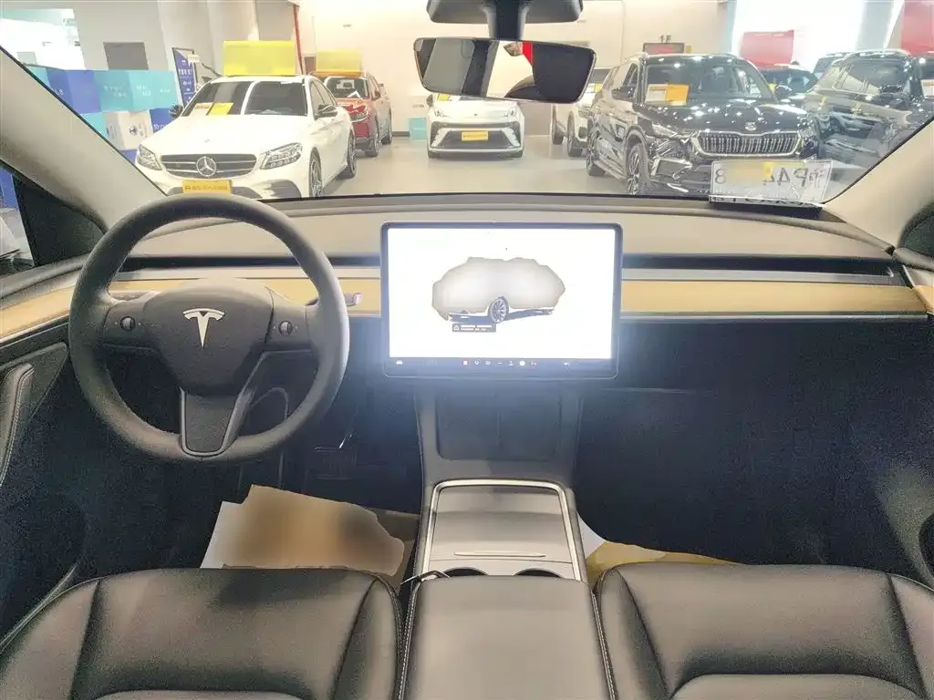 Tesla Model Y — фото 9
